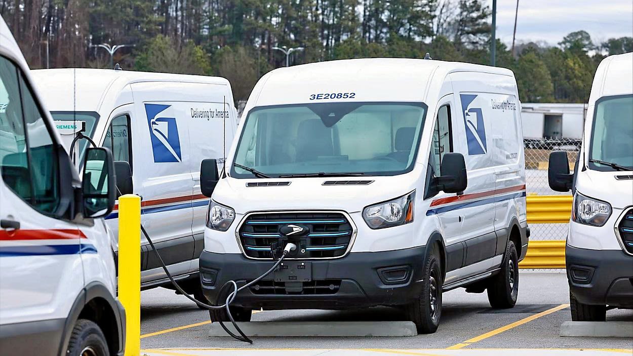 USPS Ford E-Transit charging